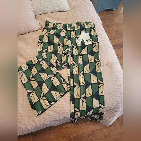 Zara Pants - Picture 1 of 3